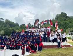 SMPIT Al Izzah Sorong Lakukan Longmarch Hidupkan Semangat dan Hormati Jasa Pahlawan