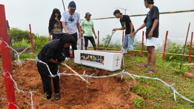 Menggali Kenangan, Menanam Harapan: Kisah Relokasi Leluhur di Latimojong