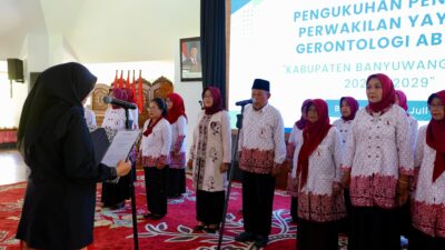 Bupati Ipuk Tegaskan Komitmen Banyuwangi Jadi Kabupaten Ramah Lansia: Rantang Kasih hingga Operasi Katarak Gratis