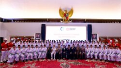 Dikukuhkan Bupati Ipuk, 75 Paskibraka Banyuwangi Siap Bertugas di Upacara HUT ke-80 Kemerdekaan RI