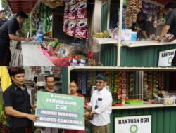 Berikan Bantuan Booth Kontainer, Bupati  Kembang: Jaga dan Rawat dengan Baik Bantuan yang sudah Diberikan